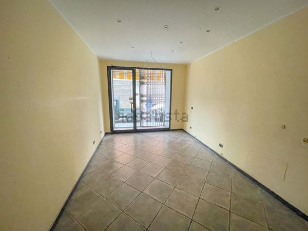 locale commerciale in vendita a Savona in zona Centro Storico