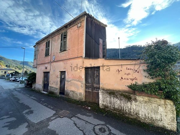 appartamento in vendita a Savona in zona Santuario