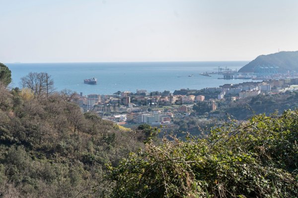 casa indipendente in vendita a Savona