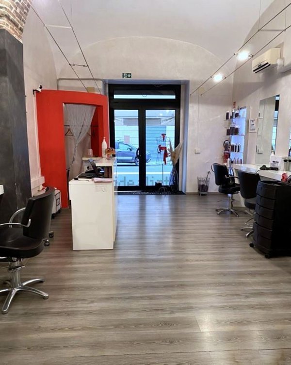 negozio in vendita a Savona in zona Centro Storico