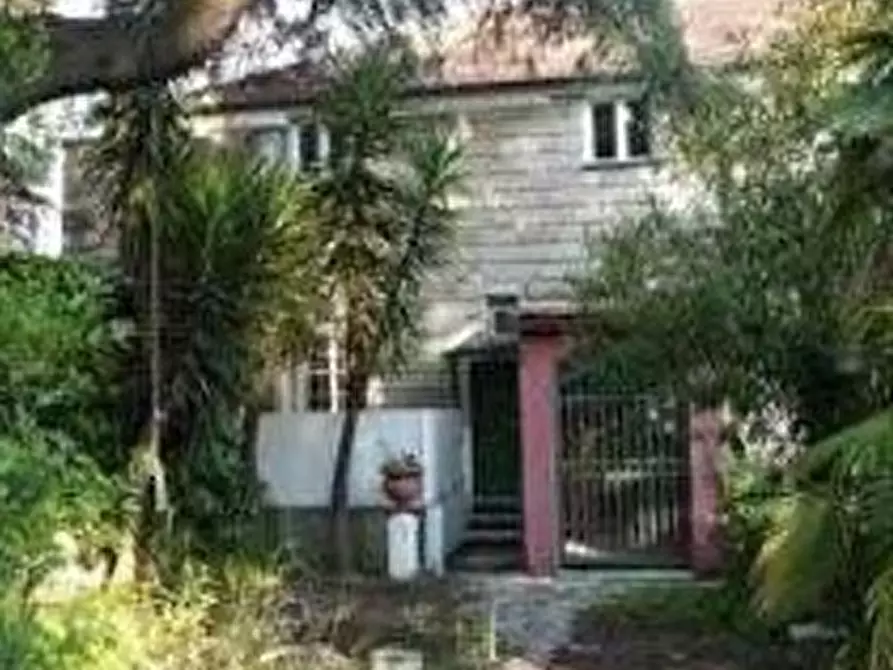 casa indipendente in vendita a Savona