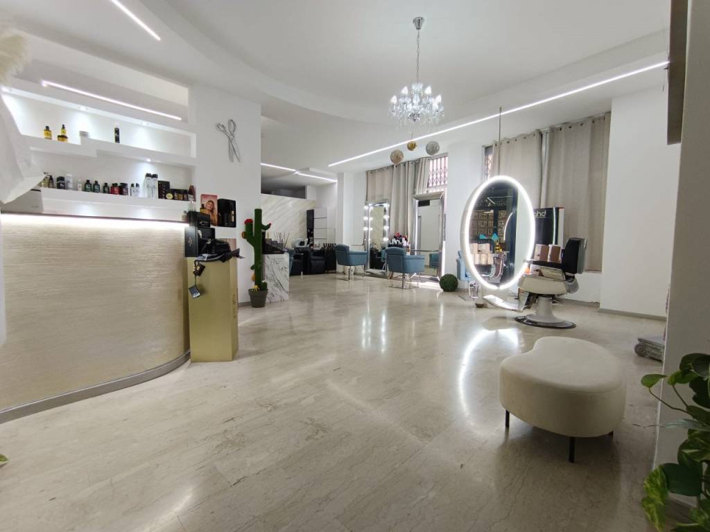 negozio in vendita a Savona in zona Centro Storico