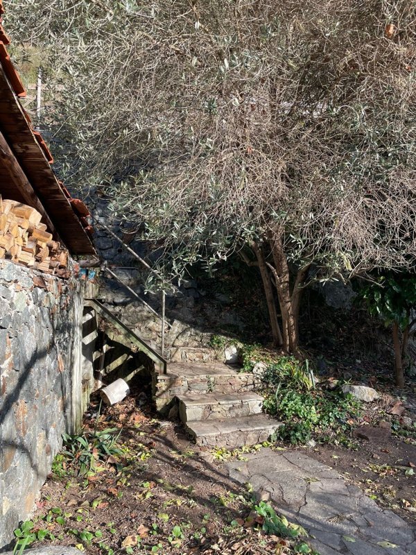 casa indipendente in vendita a Savona
