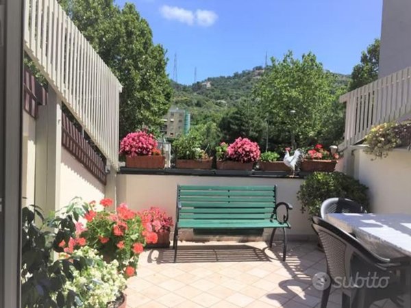 casa indipendente in vendita a Savona