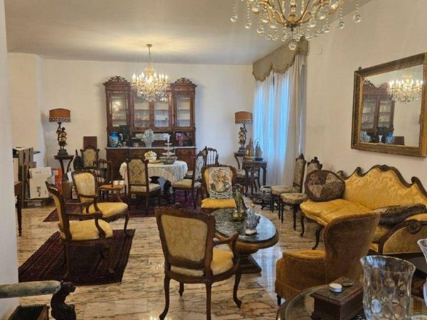 appartamento in vendita a Savona in zona Centro Storico