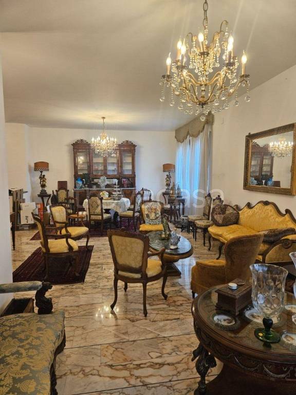 appartamento in vendita a Savona in zona Centro Storico