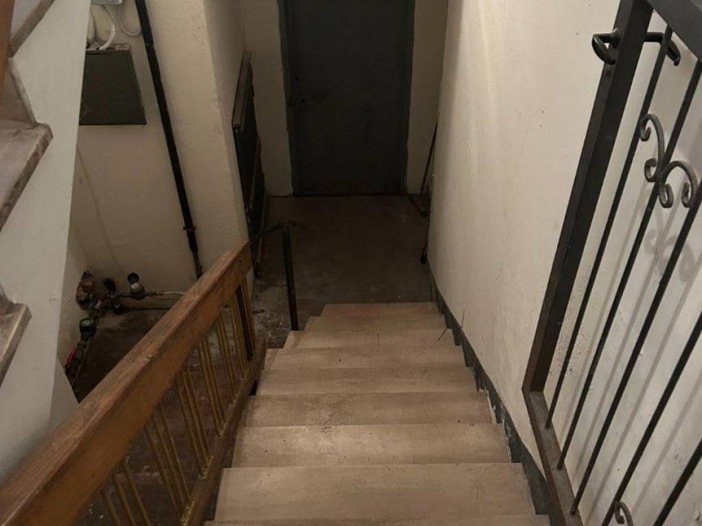 locale commerciale in vendita a Savona