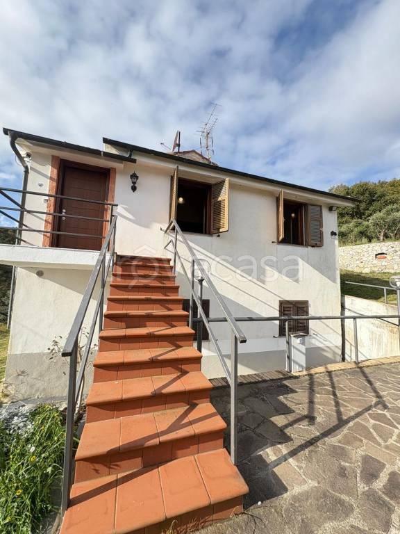 casa indipendente in vendita a Savona