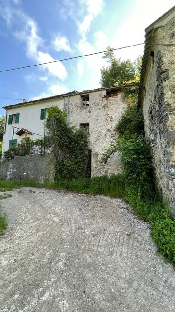 casa indipendente in vendita a Savona