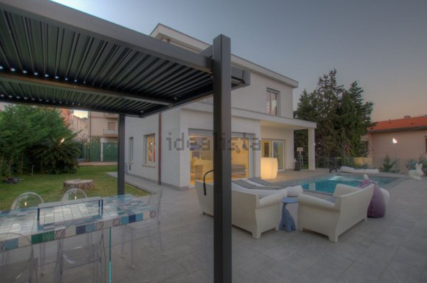 casa indipendente in vendita a Savona