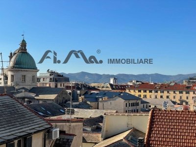 appartamento in vendita a Savona in zona Centro Storico