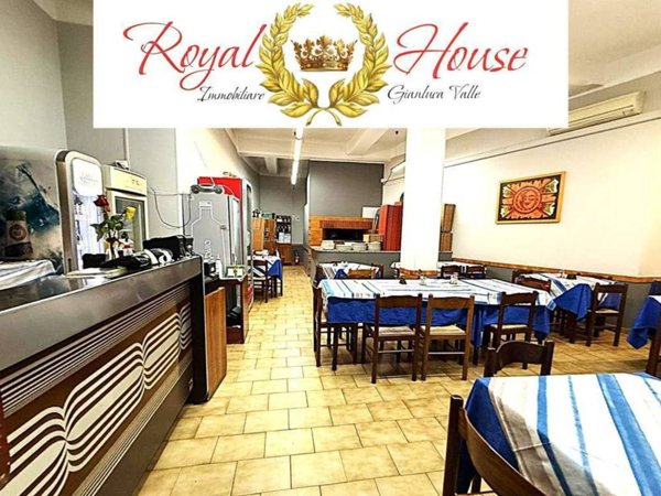 negozio in vendita a Savona in zona Centro Storico