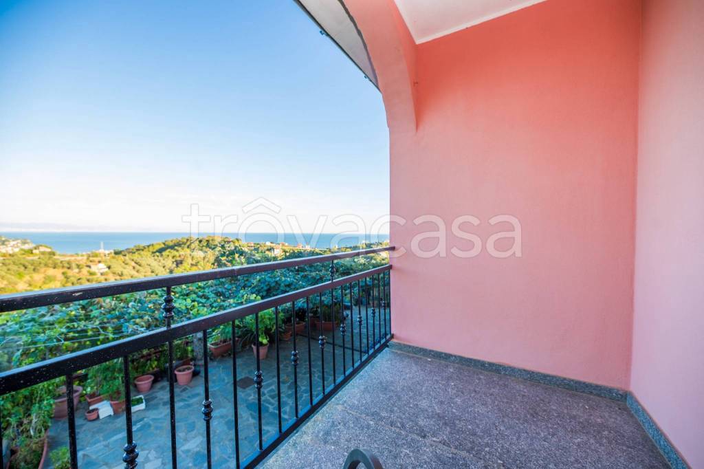 casa indipendente in vendita a Savona