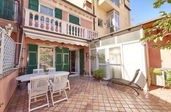 appartamento in vendita a Savona in zona Centro Storico