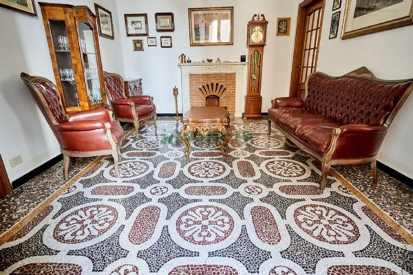 appartamento in vendita a Savona in zona Centro Storico