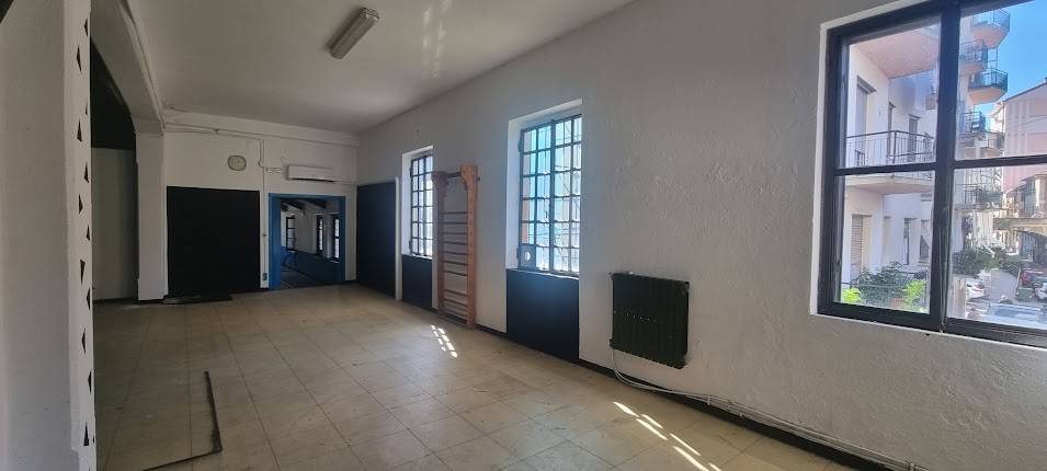 negozio in vendita a Savona in zona Santuario