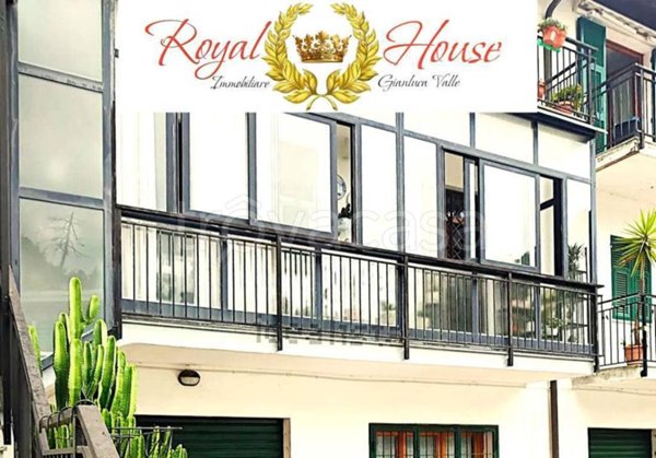 appartamento in vendita a Savona in zona Santuario