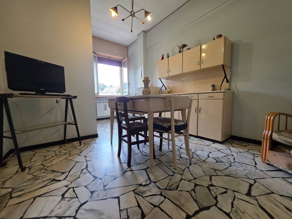 appartamento in vendita a Savona in zona Montemoro