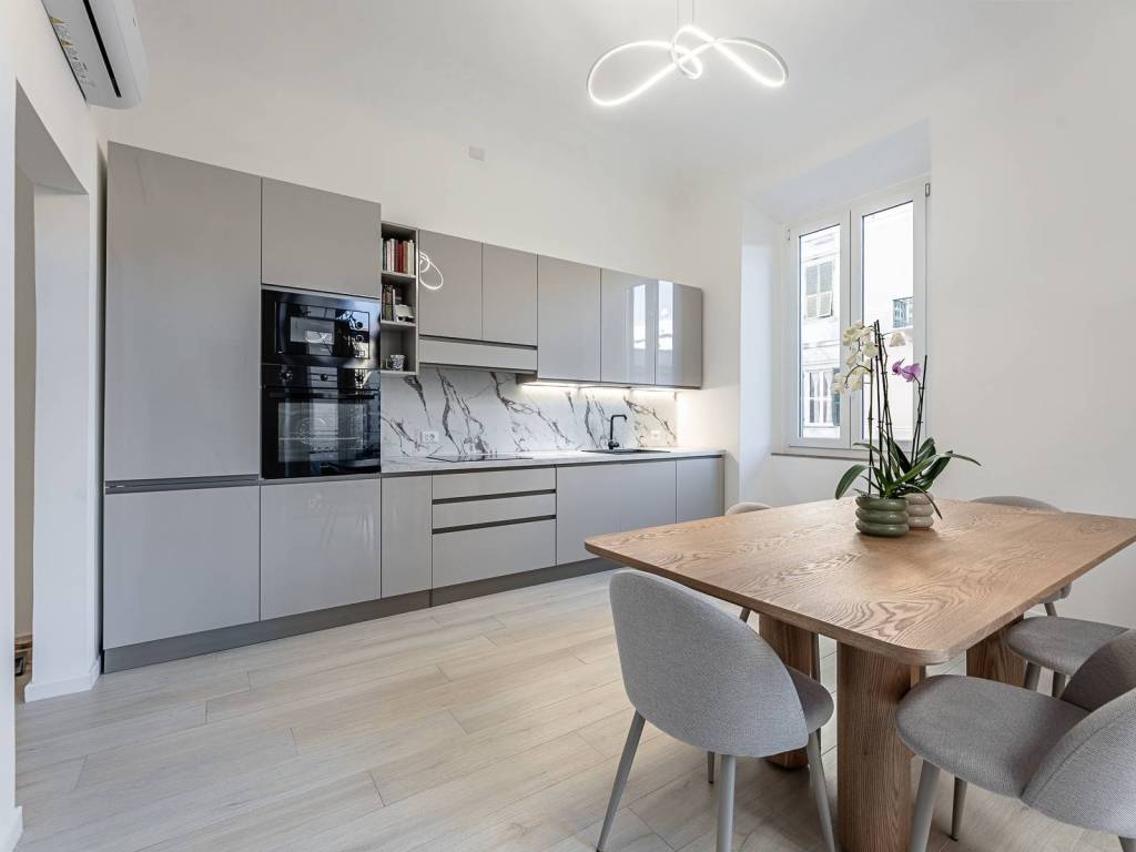 appartamento in vendita a Savona in zona Centro Storico