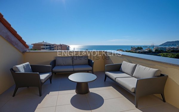 casa indipendente in vendita a Savona