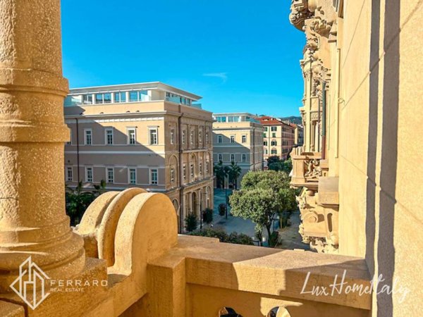 appartamento in vendita a Savona in zona Centro Storico