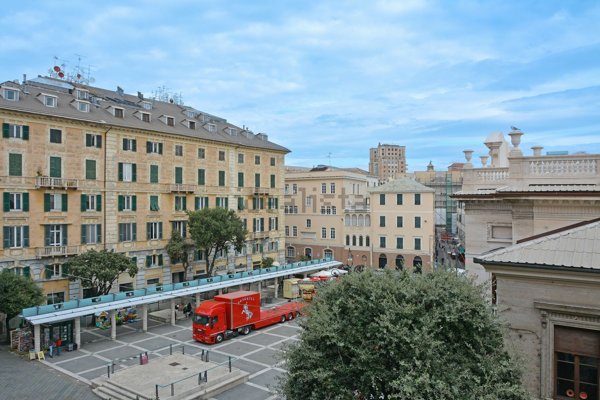 appartamento in vendita a Savona in zona Centro Storico