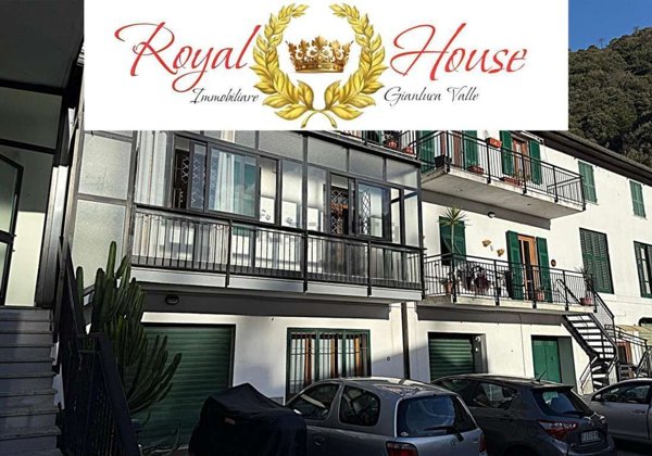 appartamento in vendita a Savona in zona Santuario