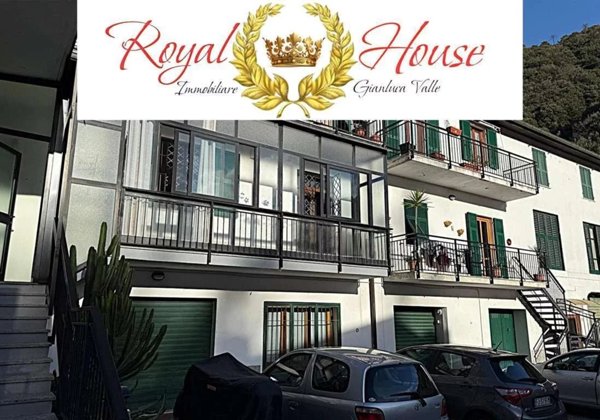 appartamento in vendita a Savona in zona Santuario