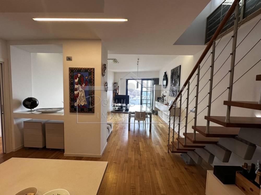 appartamento in vendita a Savona in zona Centro Storico