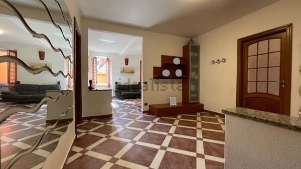 appartamento in vendita a Savona in zona Montemoro