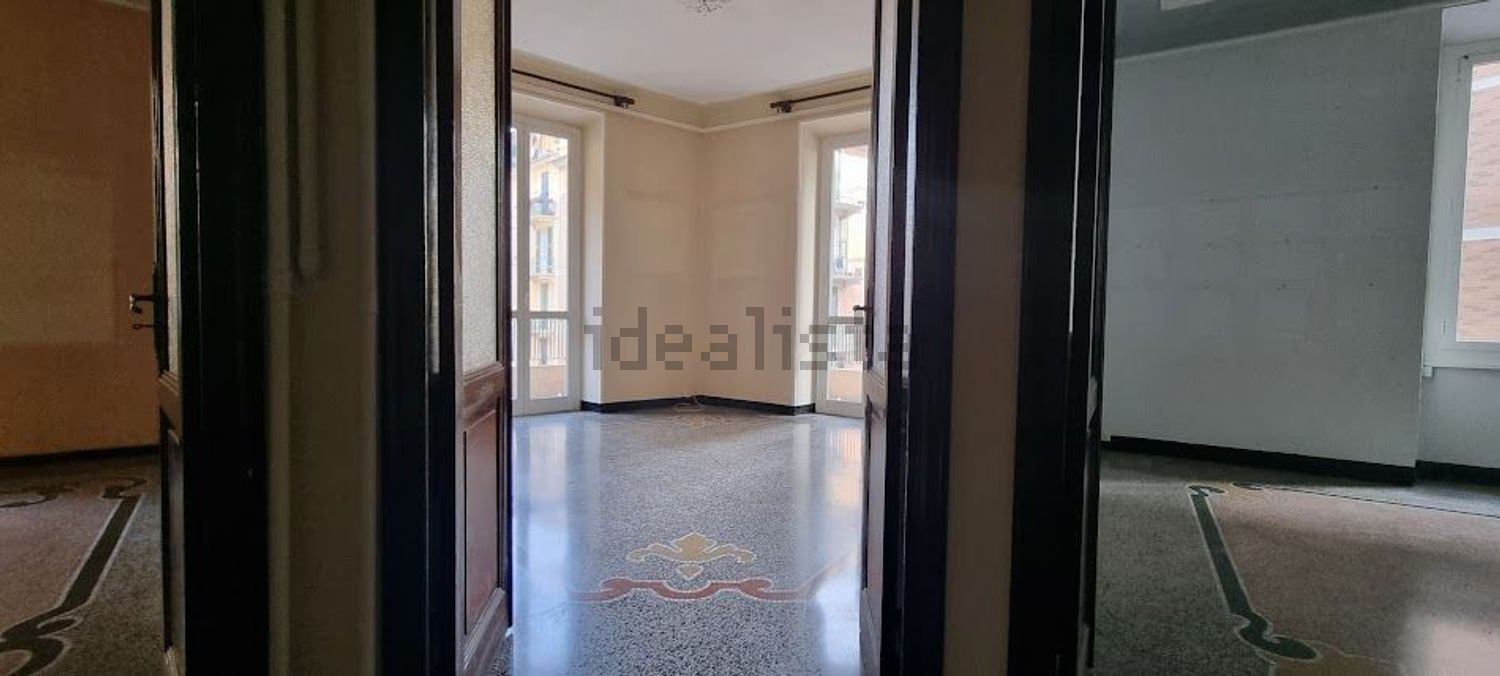 appartamento in vendita a Savona in zona Centro Storico