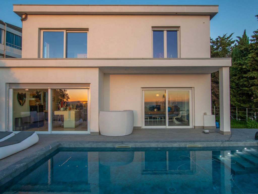 casa indipendente in vendita a Savona