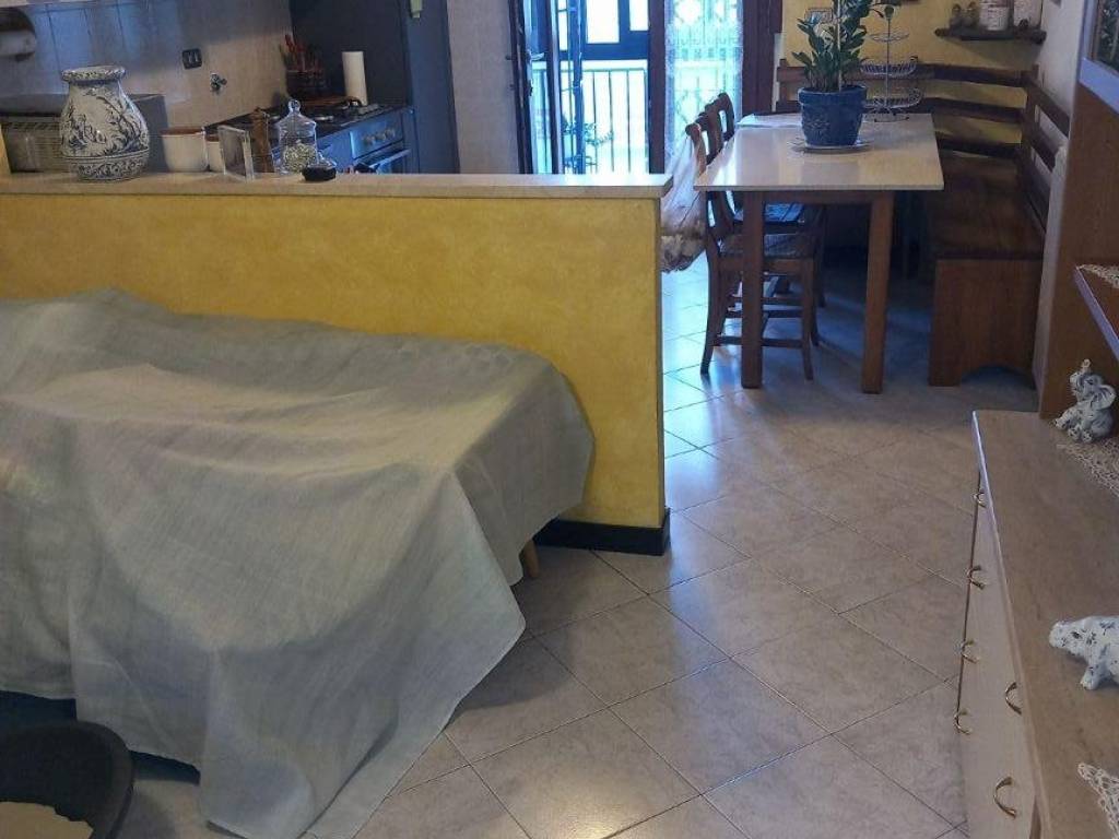 appartamento in vendita a Savona in zona Santuario