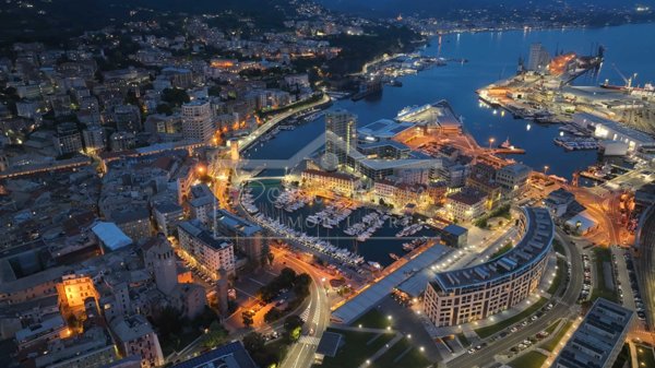 appartamento in vendita a Savona in zona Centro Storico