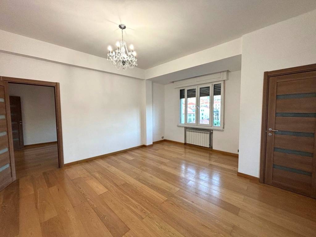 appartamento in vendita a Savona in zona Centro Storico