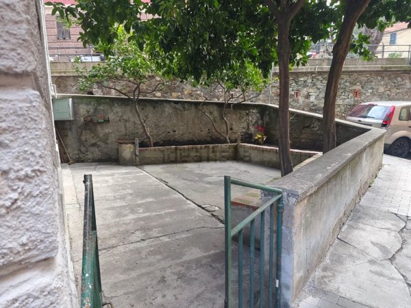 locale di sgombero in vendita a Savona