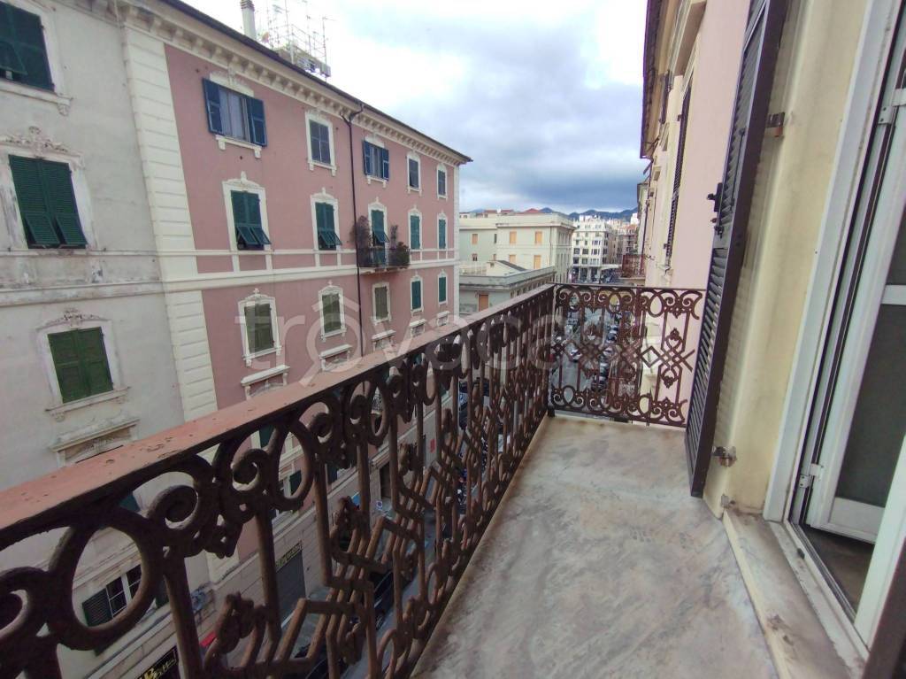 appartamento in vendita a Savona in zona Centro Storico