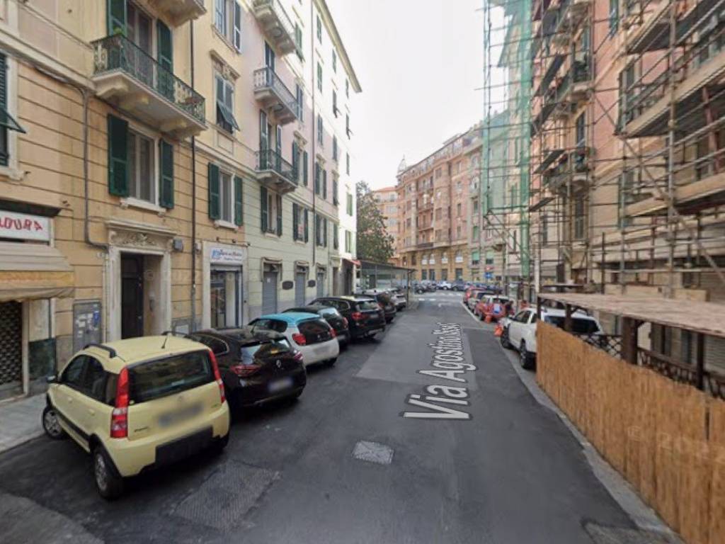 negozio in vendita a Savona in zona Centro Storico