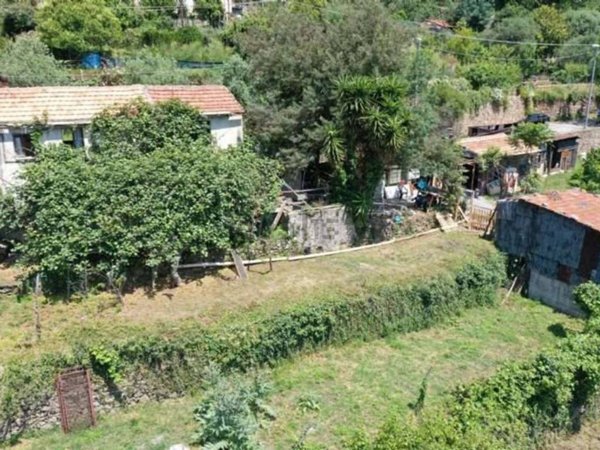 casa indipendente in vendita a Savona in zona Santuario