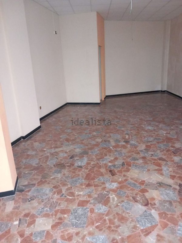 locale di sgombero in vendita a Savona