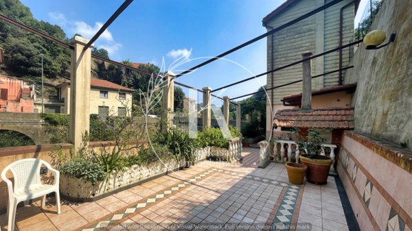 casa indipendente in vendita a Savona in zona Santuario