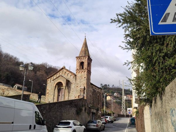 appartamento in vendita a Savona in zona Montemoro