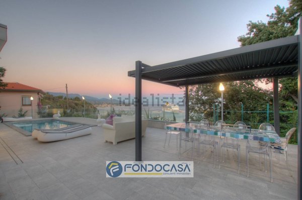 casa indipendente in vendita a Savona