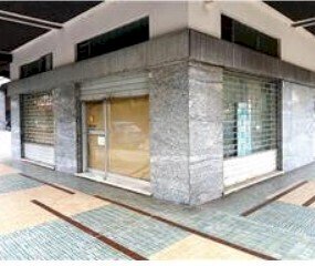 locale commerciale in vendita a Savona