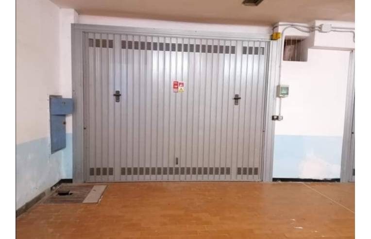 locale di sgombero in vendita a Savona in zona Centro Storico