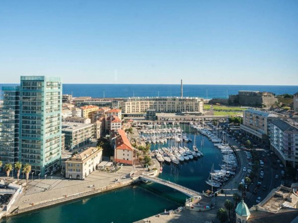 appartamento in vendita a Savona in zona Centro Storico