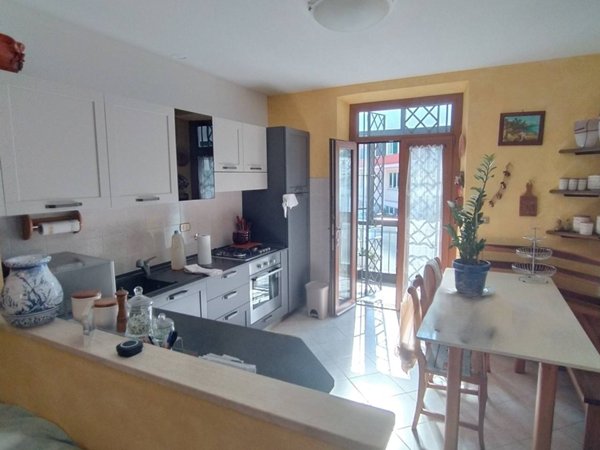 appartamento in vendita a Savona in zona Santuario