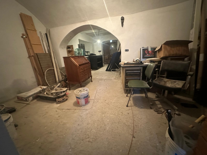 locale di sgombero in vendita a Savona in zona Centro Storico