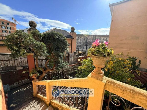 casa indipendente in vendita a Savona in zona Centro Storico