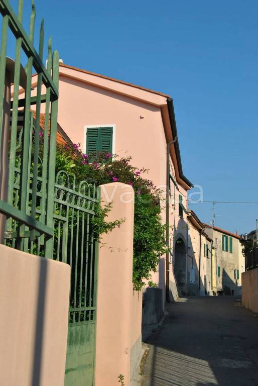 casa indipendente in vendita a Savona